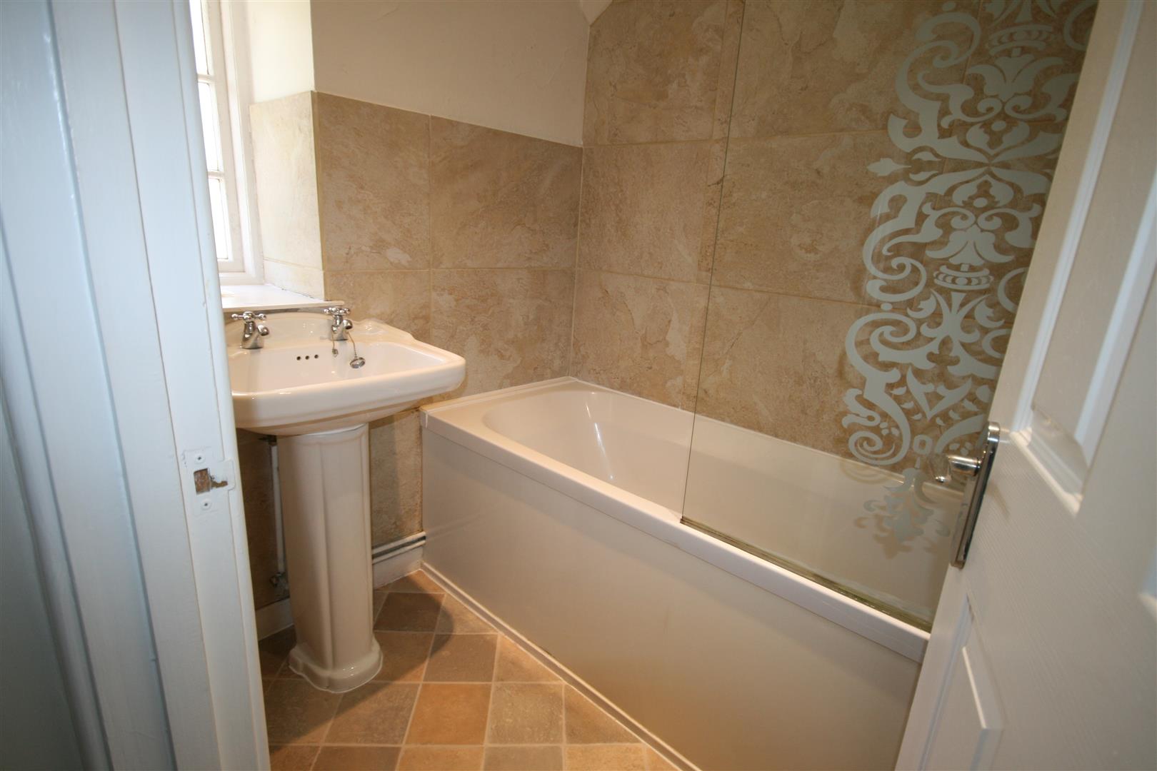 EN SUITE